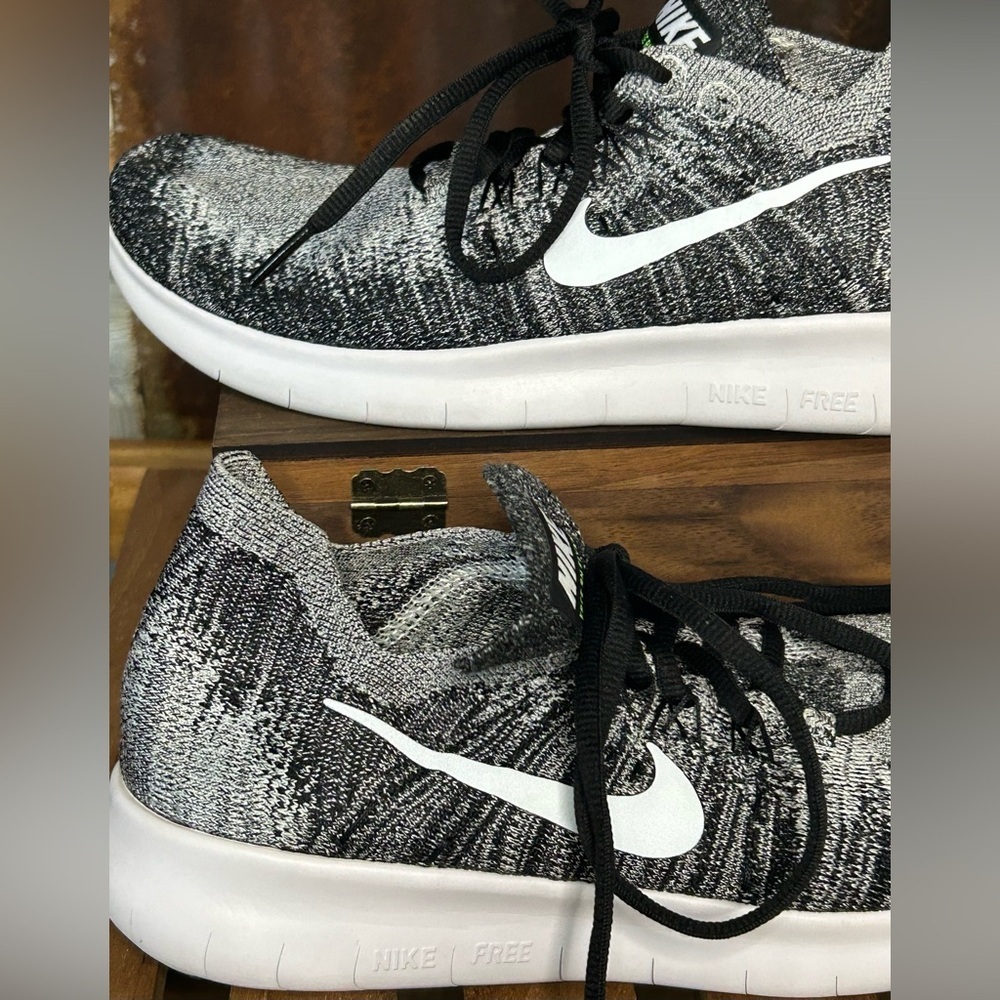 Nike Free Rn Women’s Black white Knit Running Shoes 8 .5 - Picture 6 of 9